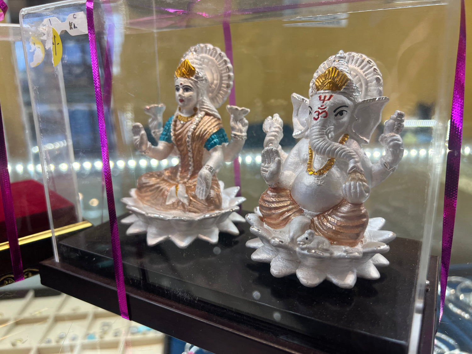 SILVER IDOLS