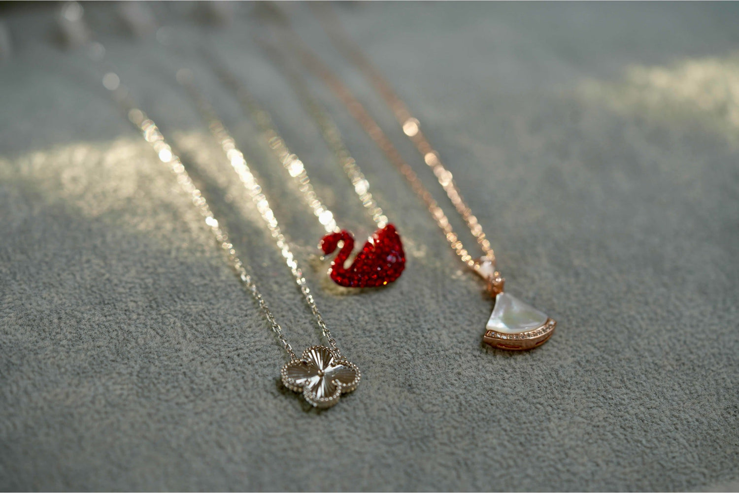 SILVER PENDANT CHAINS