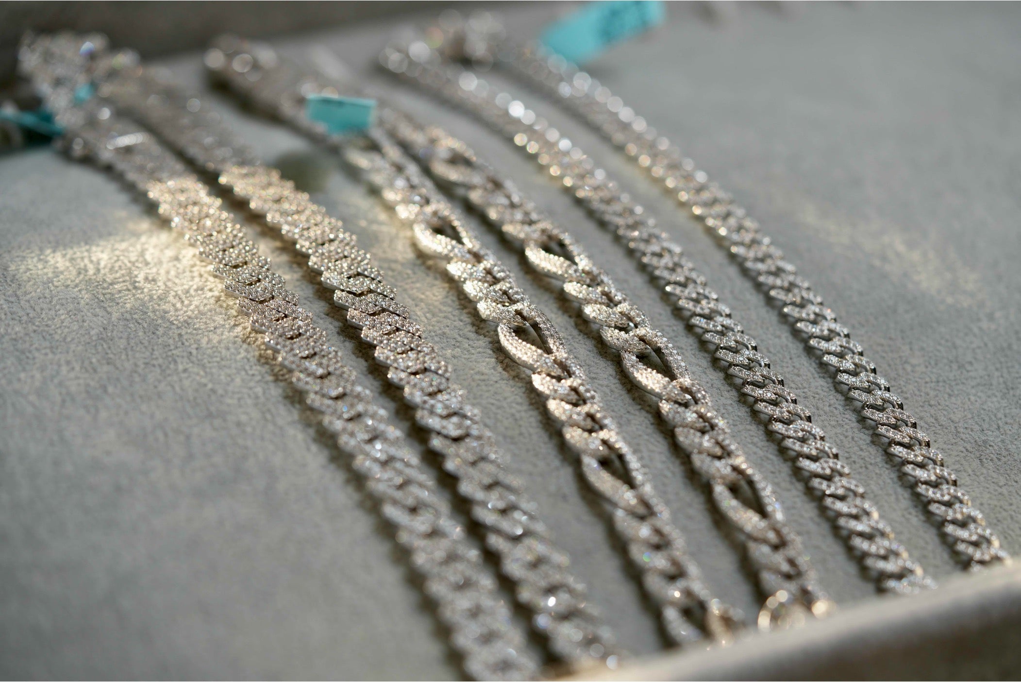 ICED OUT CHAIN – krishnajeweller