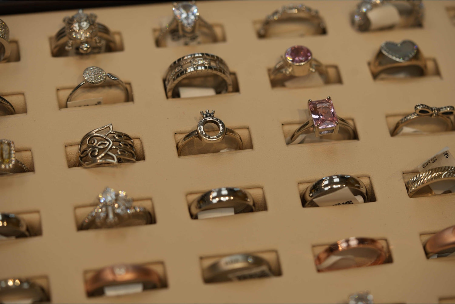 SIZE 9 RINGS GIRLS