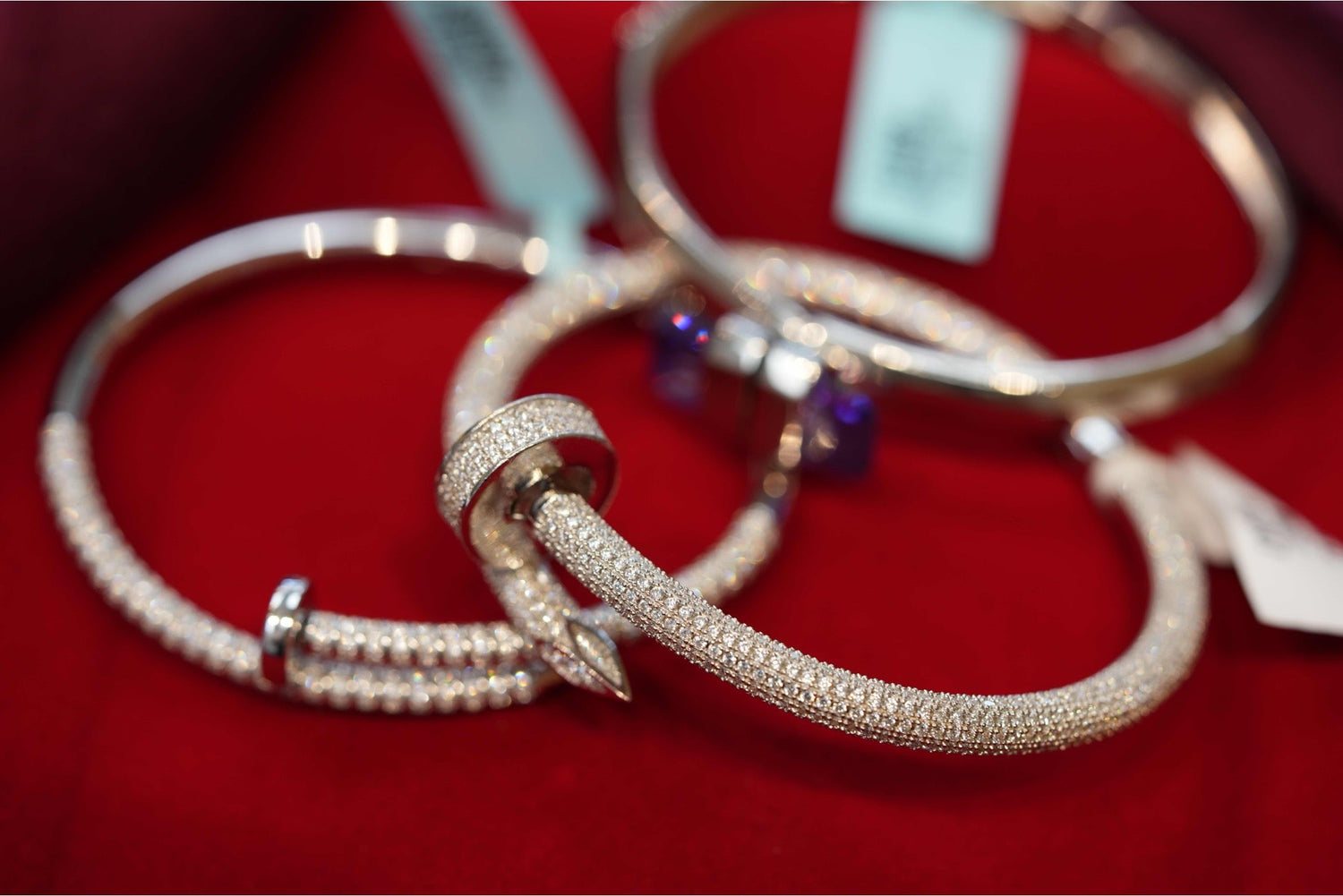BANGLE BRACELET