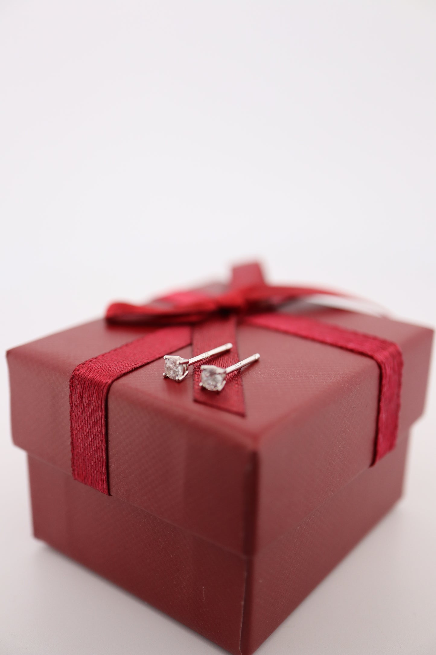 ZIRCON 925 SILVER STUDS BE079