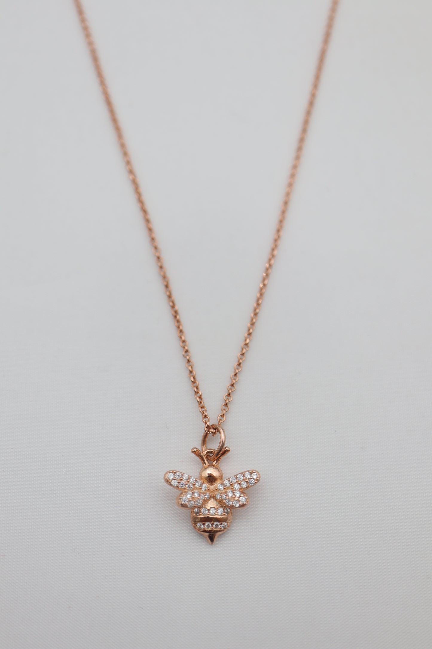 ZIRCONIA BEE PENDANT CHAIN CI032