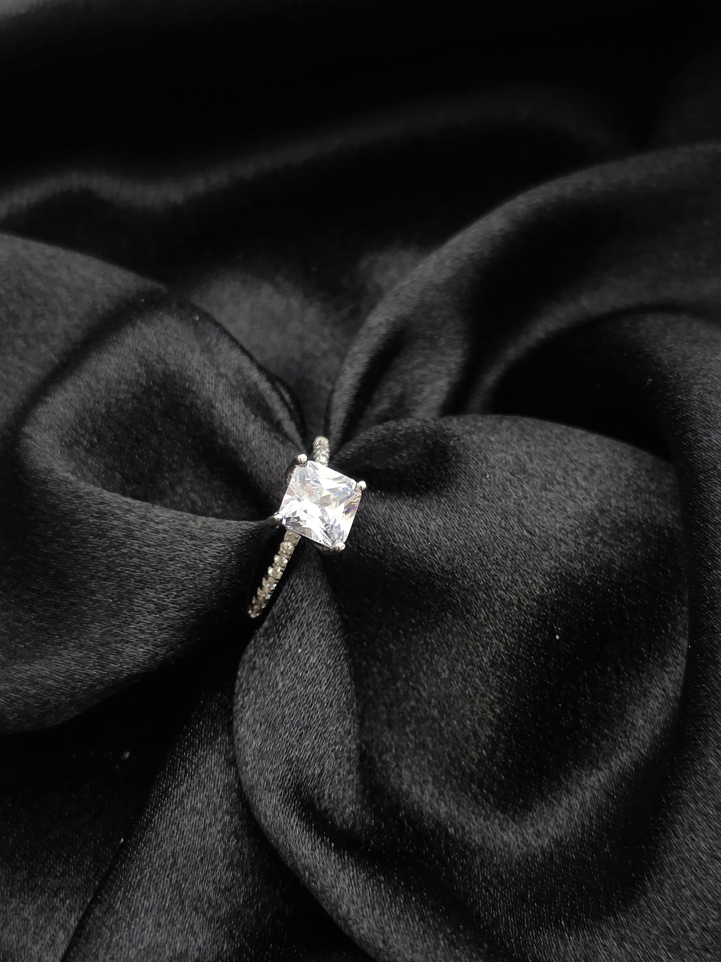 SILVER RING SIZE 7 GR274