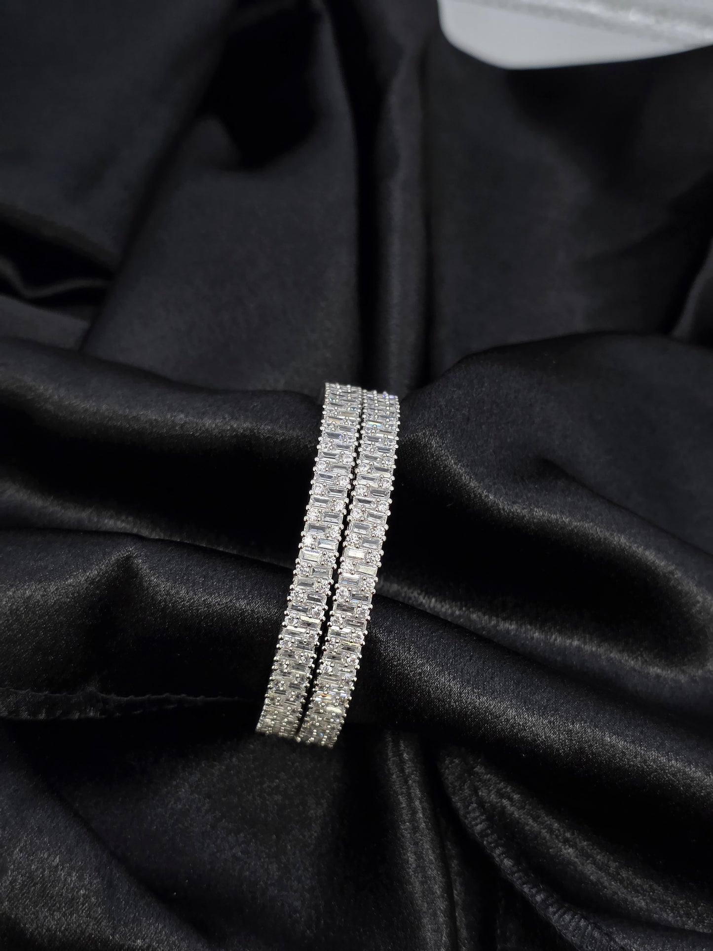 PURE SILVER BANGLES SIZE 2.2 LB016