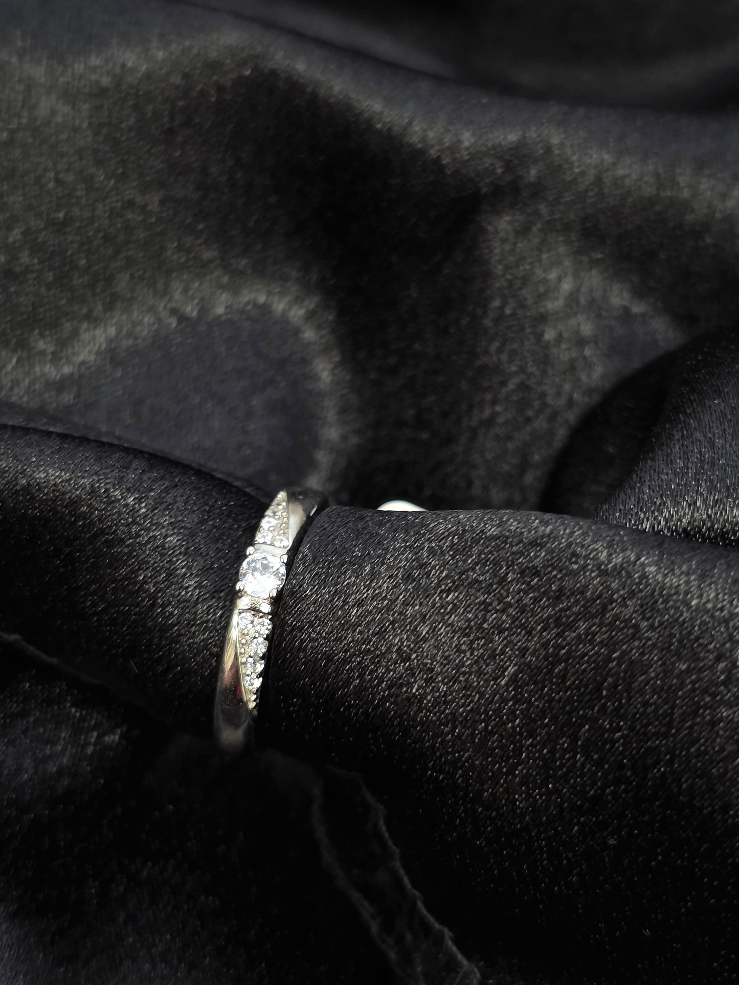 SILVER RING SIZE 6 GR217