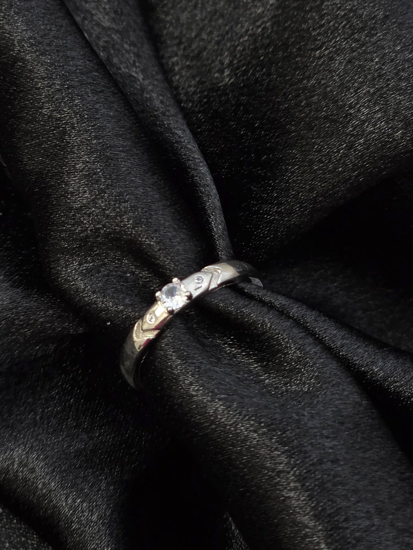 SILVER RING SIZE 6 GR210