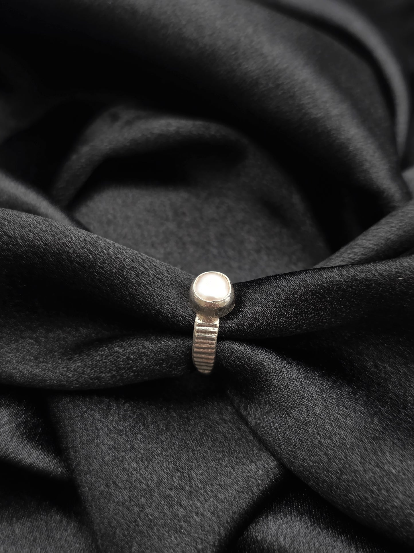 PEARL SILVER RING SIZE 5 GR333
