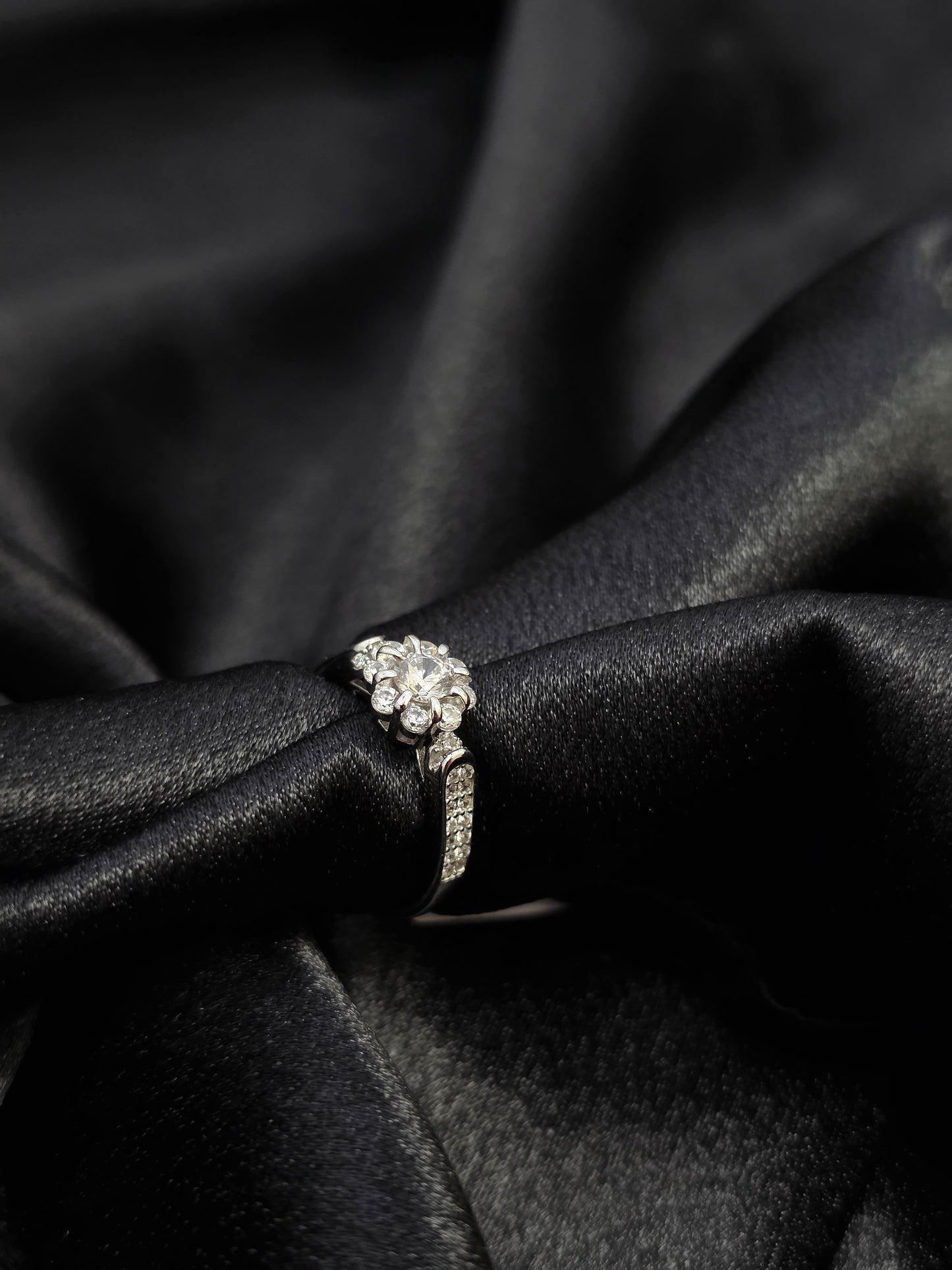 SILVER RING SIZE 5 GR009