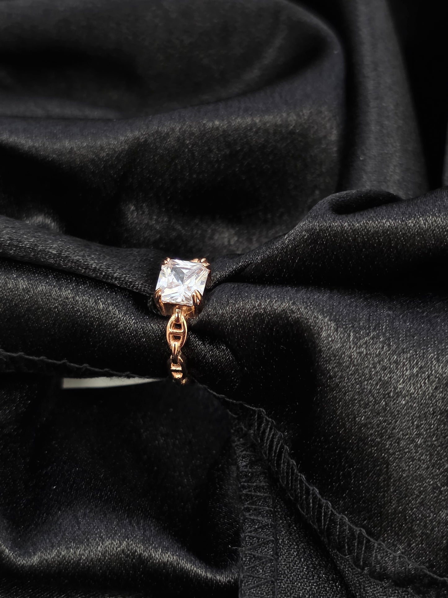 SILVER RING SIZE 6 GR057