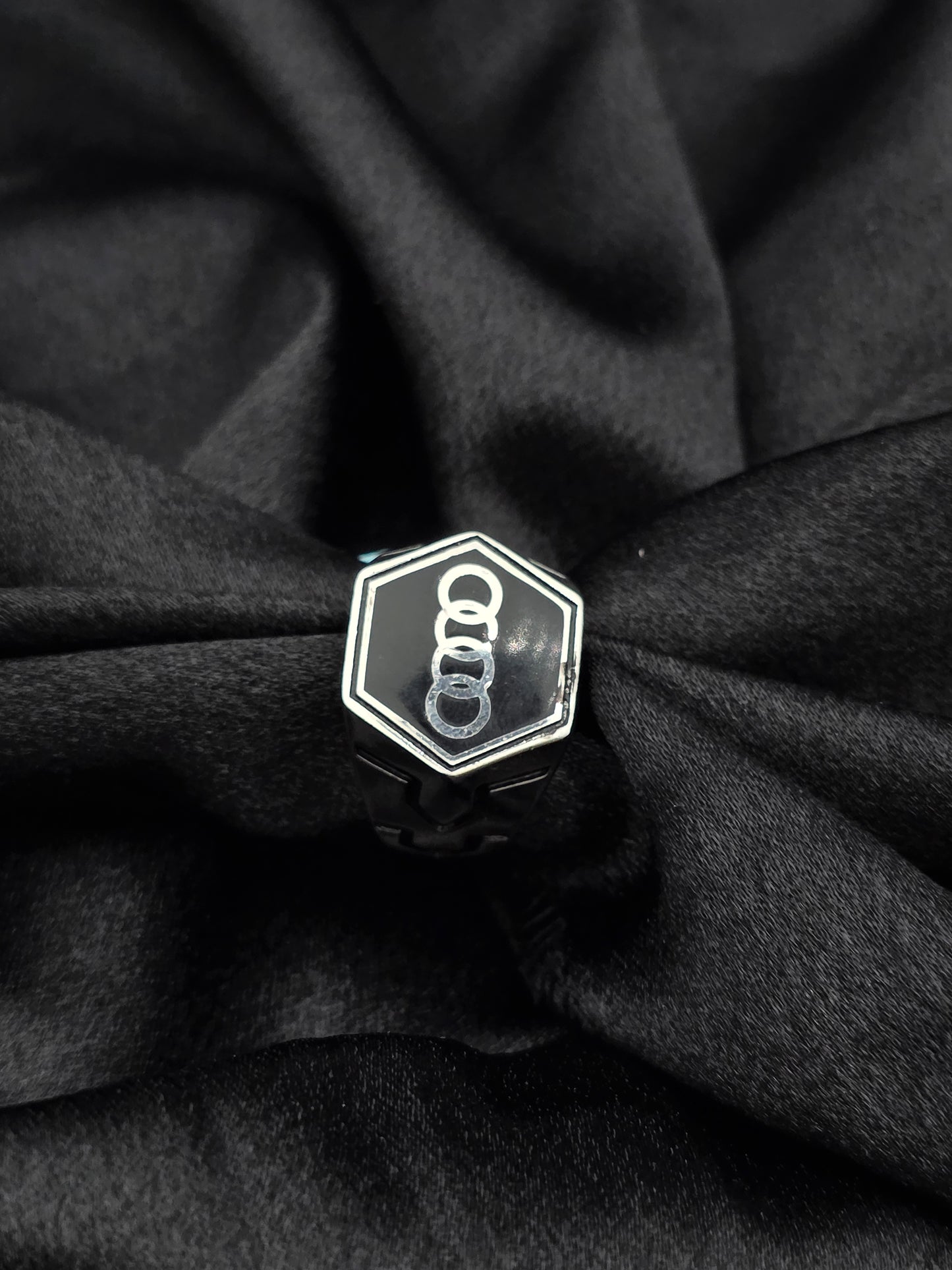 BOYS SILVER RING SIZE 9 BR055