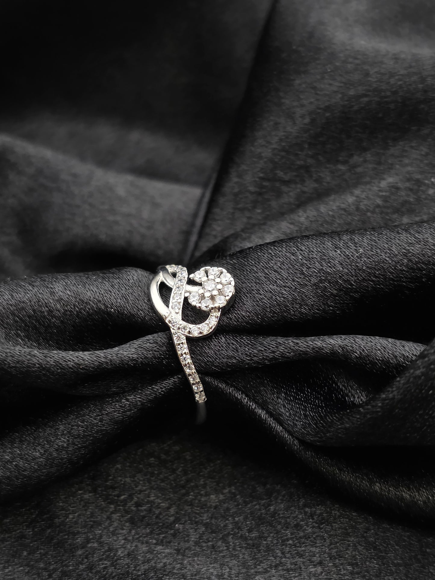 SILVER RING SIZE 7 GR521