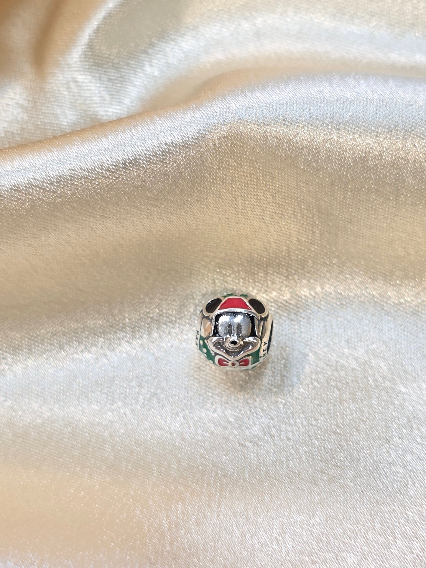 DISNEY SANTA MICKEY PANDORA CHARM PC182