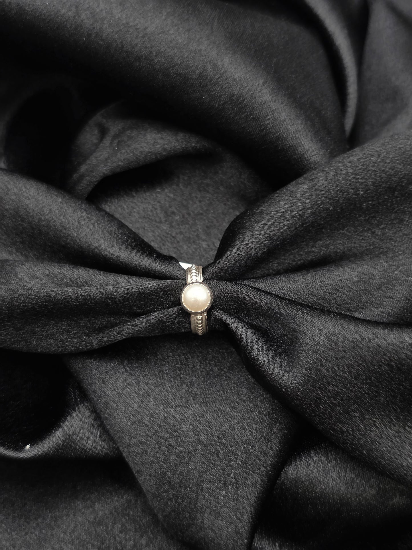 PEARL SILVER RING SIZE 4 GR337