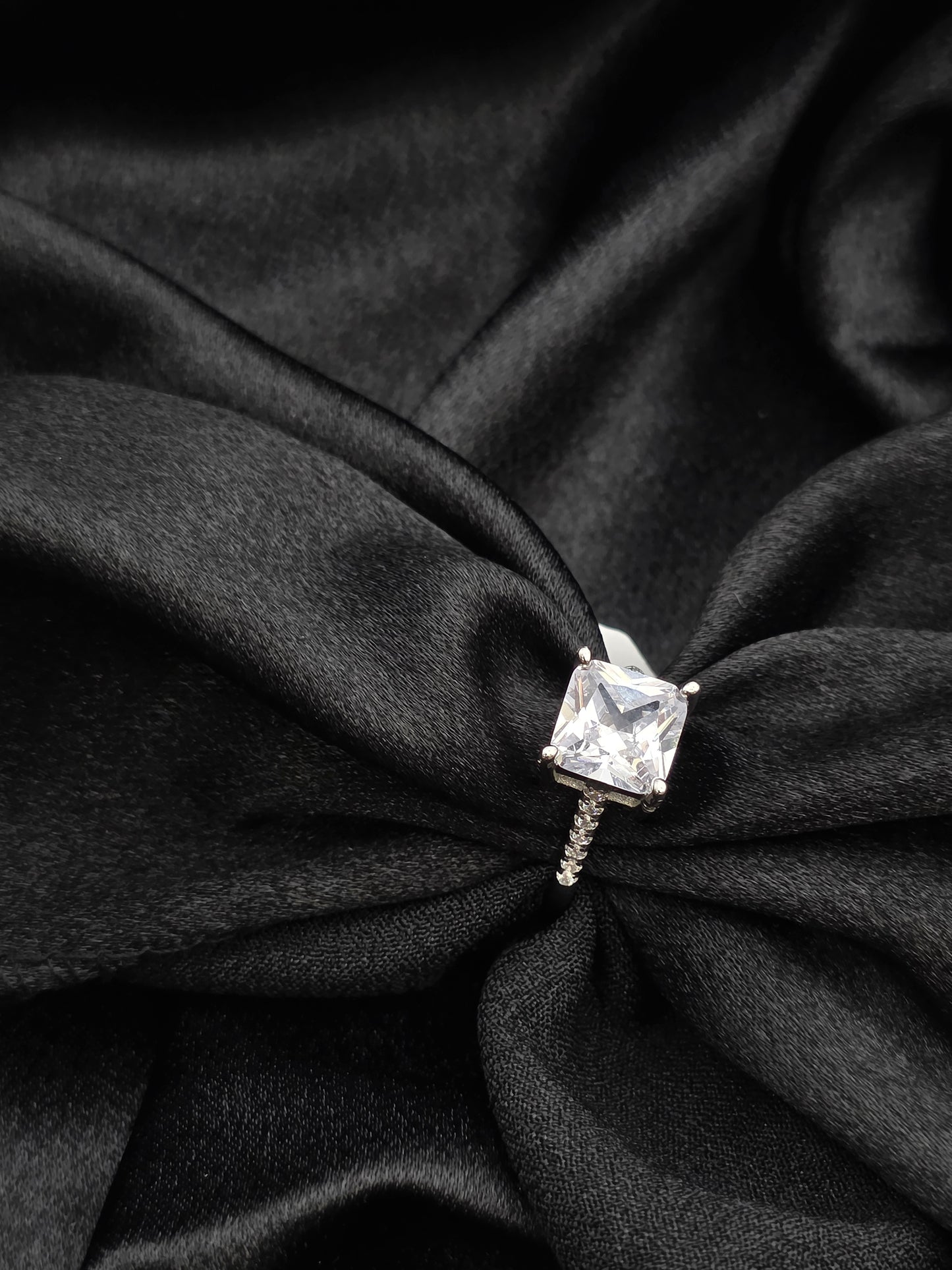 SILVER RING SIZE 7 GR271