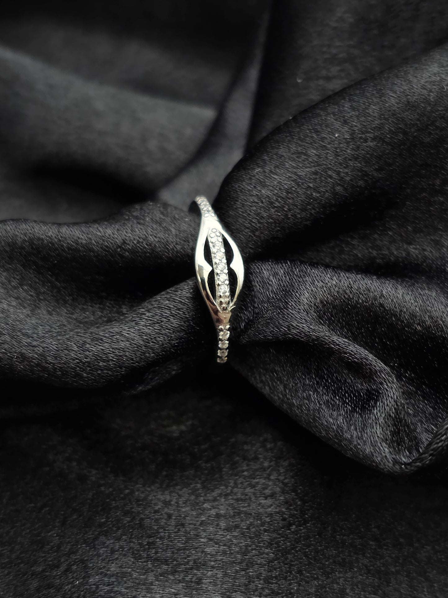 SILVER RING SIZE 7 GR520