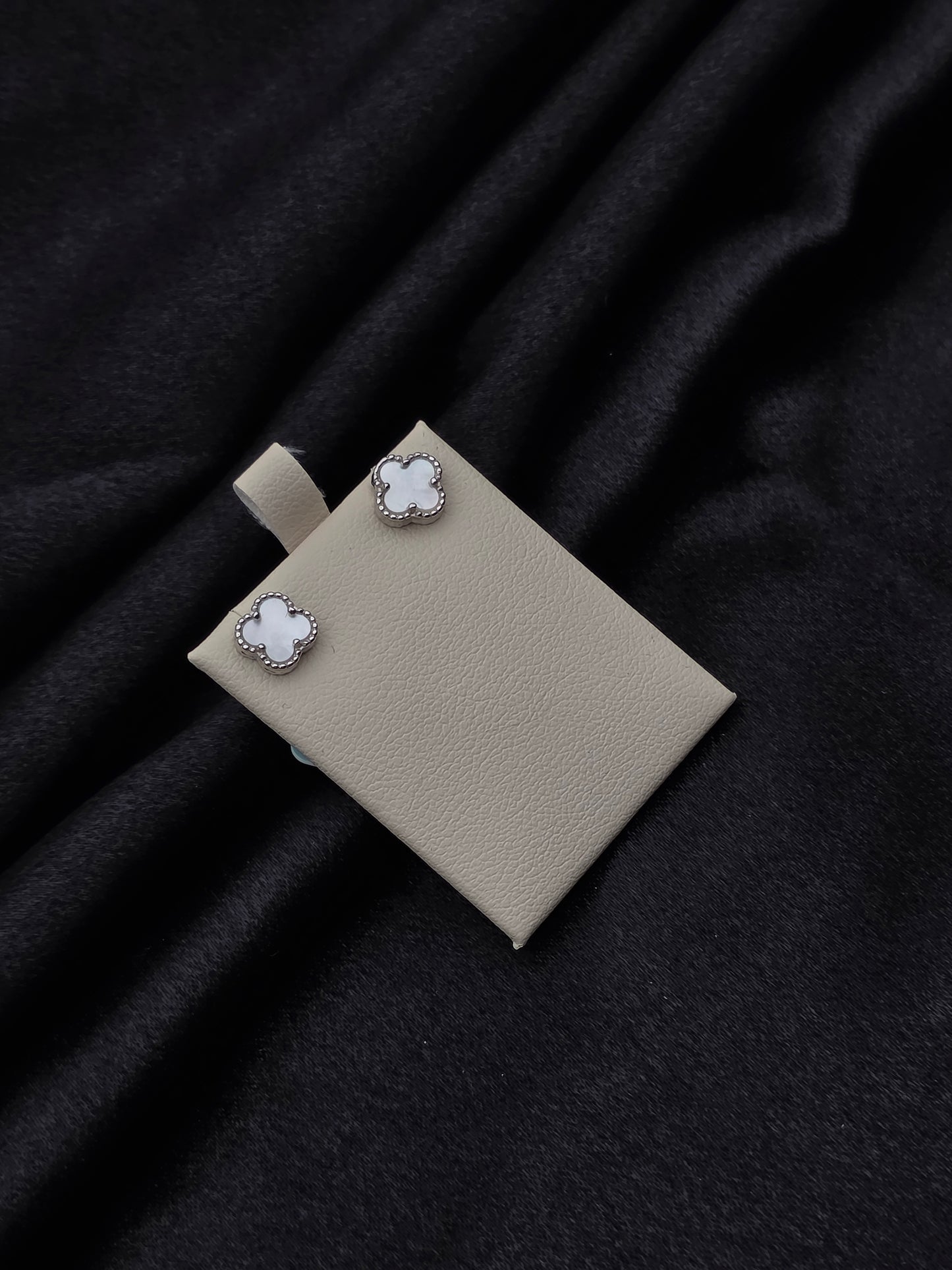 SILVER EAR STUDS GE136