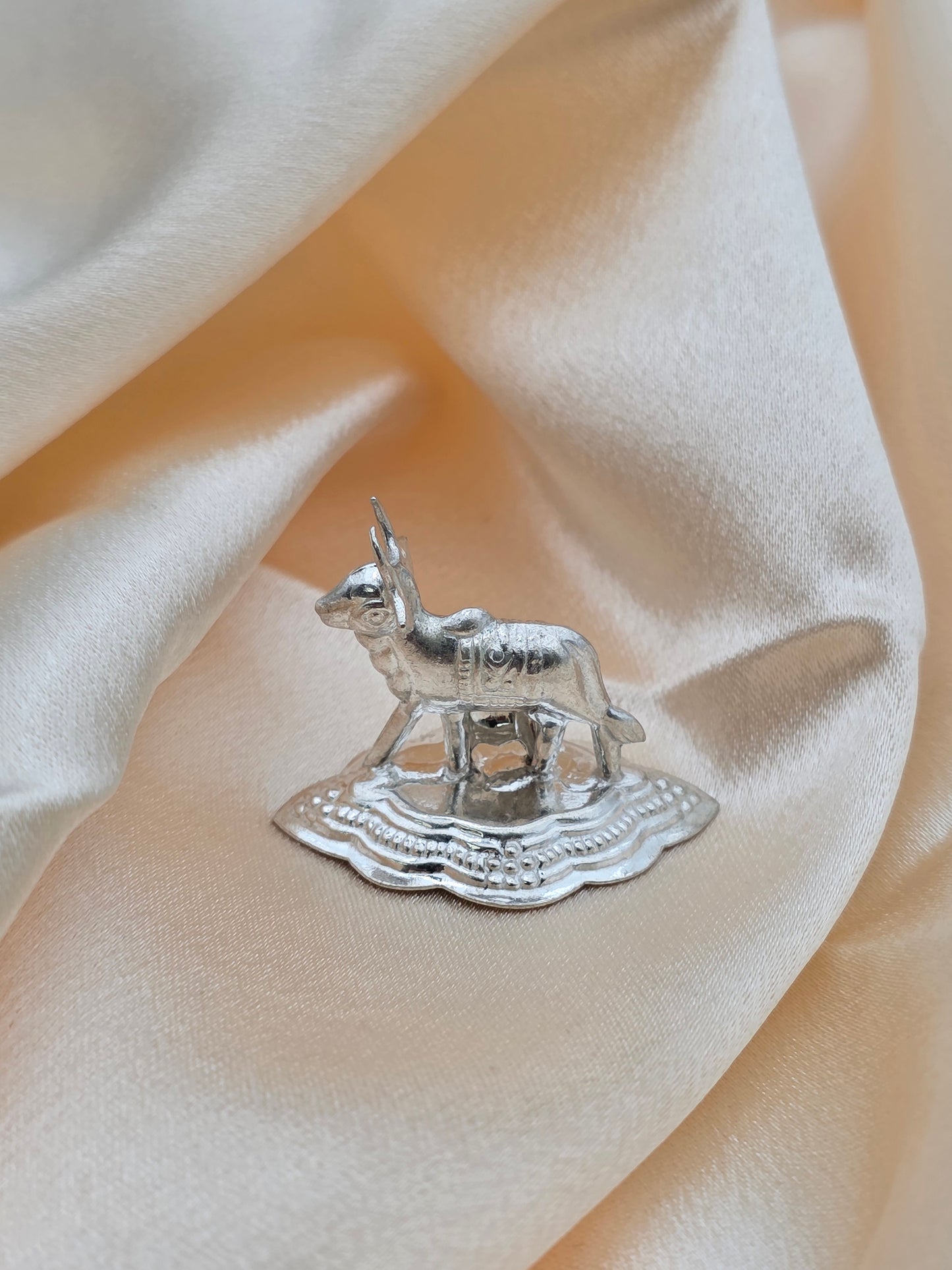 PURE SILVER COW AND CALF PI113