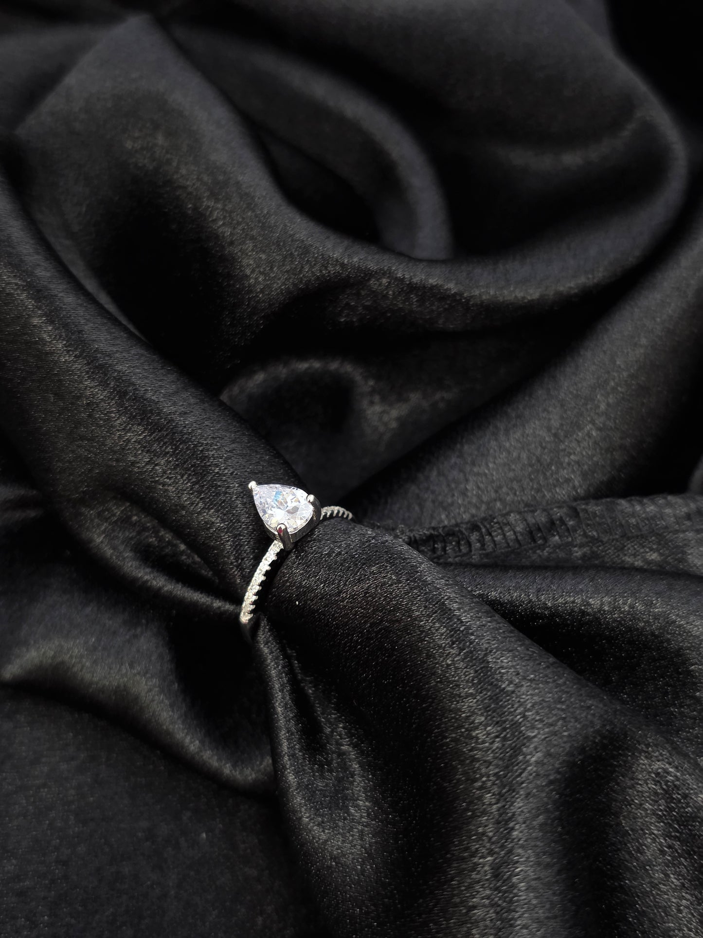 SILVER RING SIZE 6 GR077