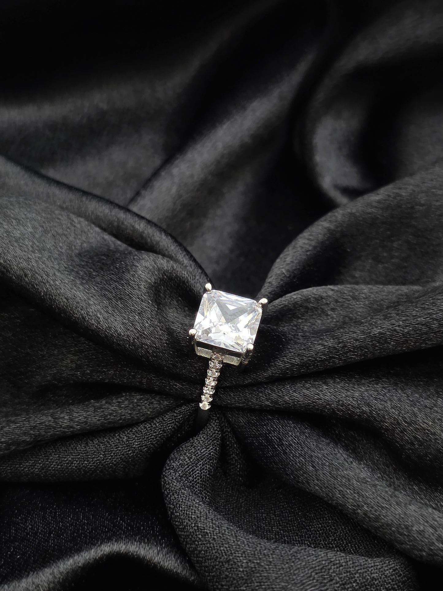 SILVER RING SIZE 7 GR271