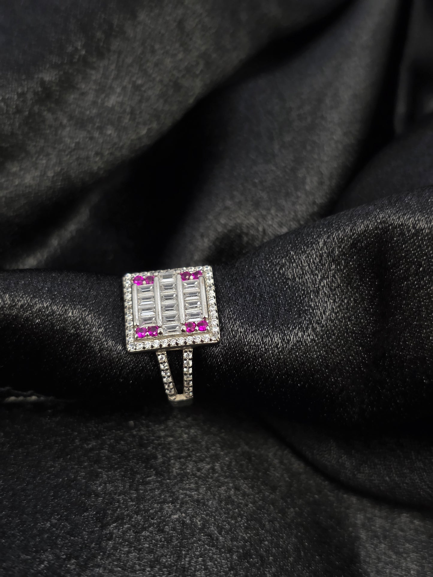 SILVER RING SIZE 5 GR048