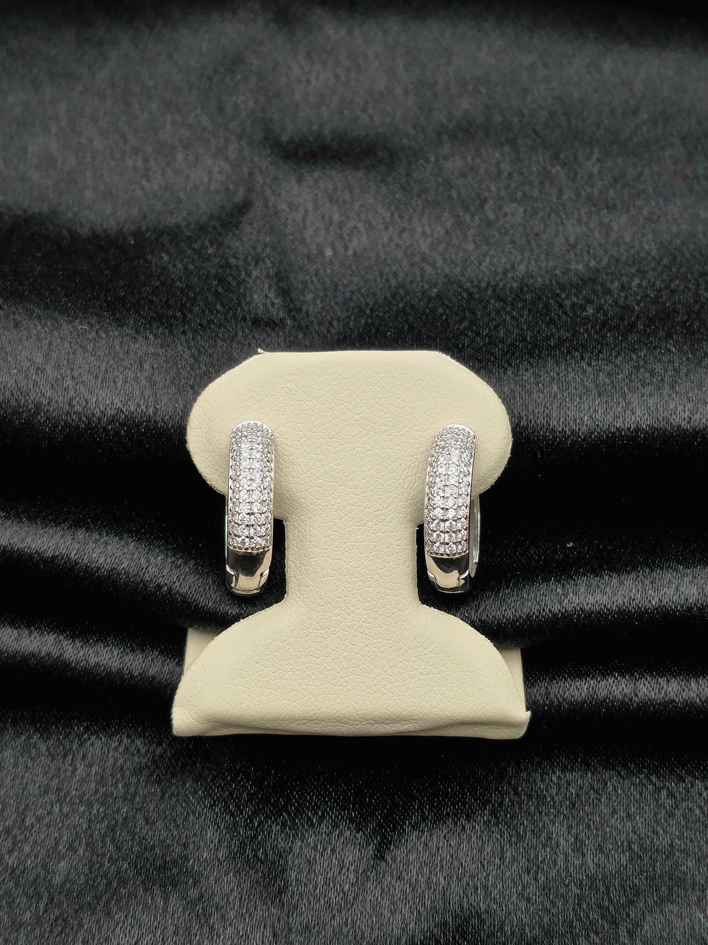 SILVER HOOPS GH132
