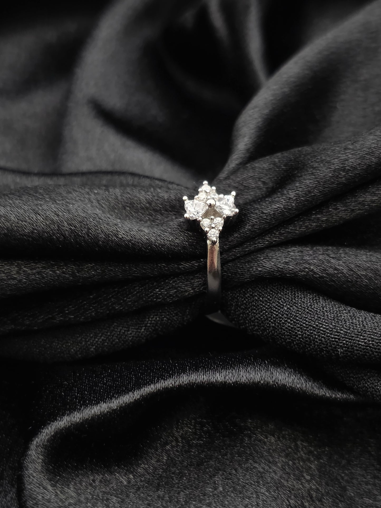 SILVER RING SIZE 7 GR296