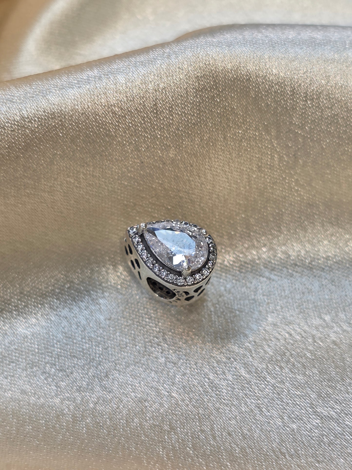 TEARDROP HALO PANDORA CHARM PC120