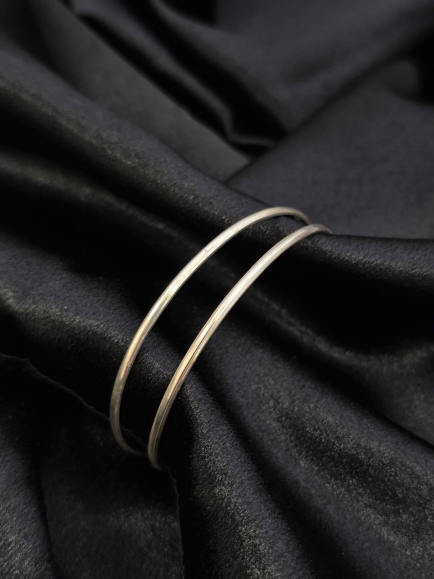 PURE SILVER BANGLES SIZE 2.4 LB015