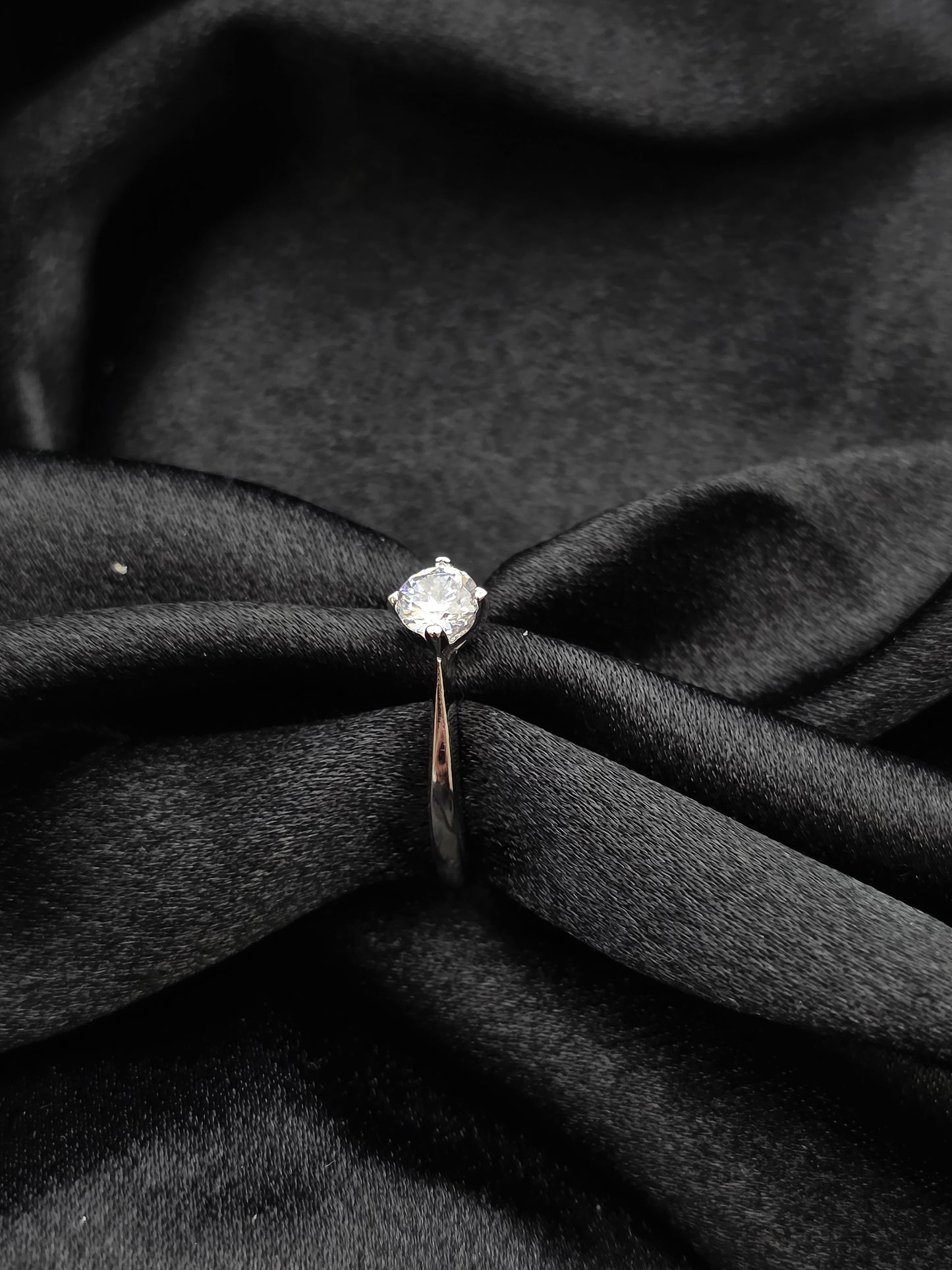 SILVER RING SIZE 8 GR139