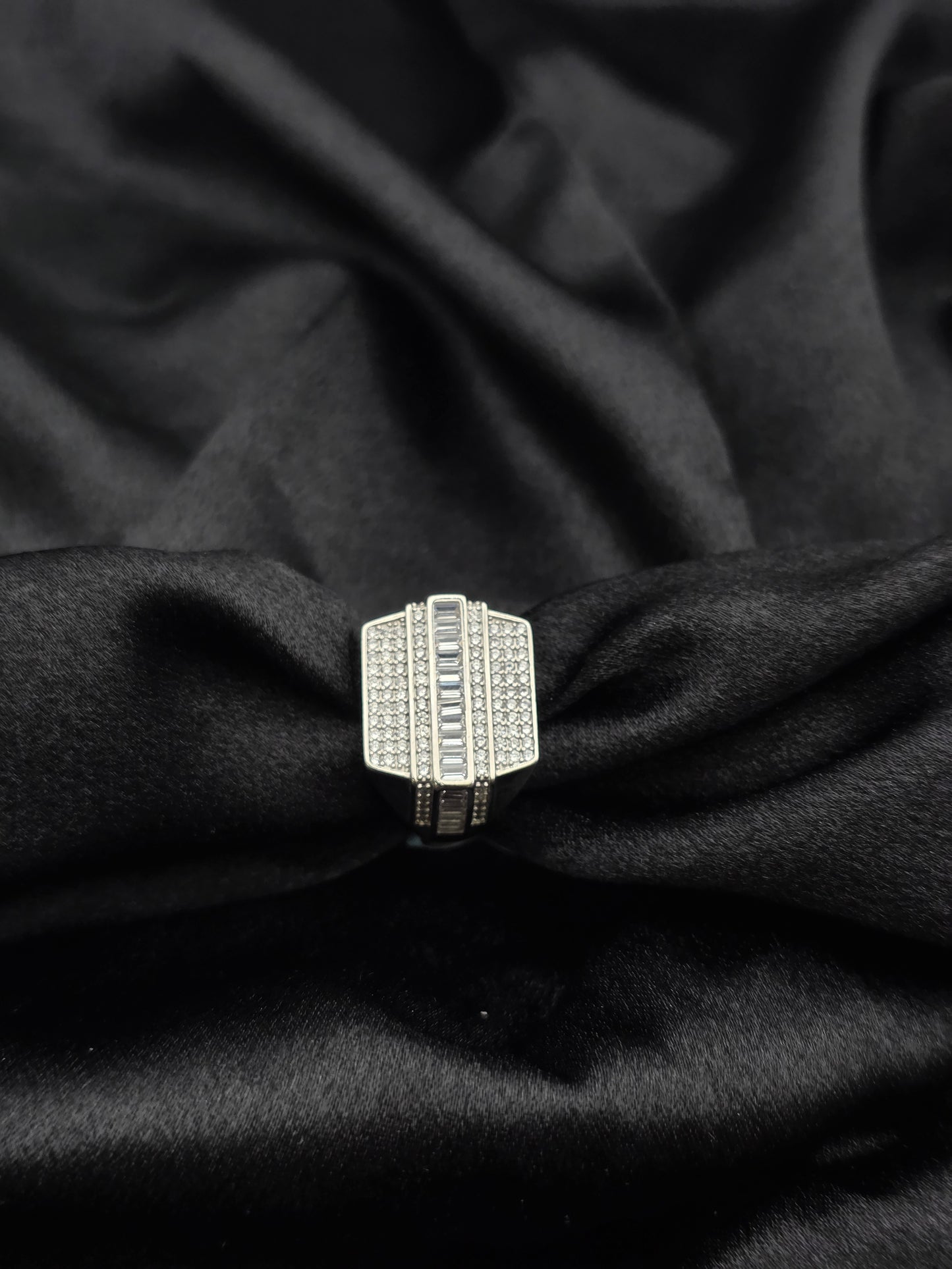 BOYS SILVER RING SIZE 10 BR007