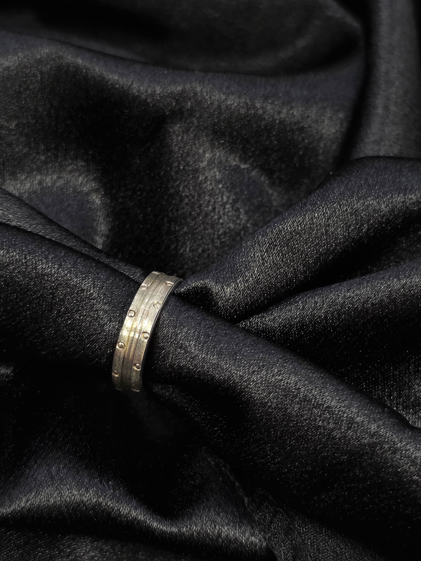 SILVER RING SIZE 6 GR075