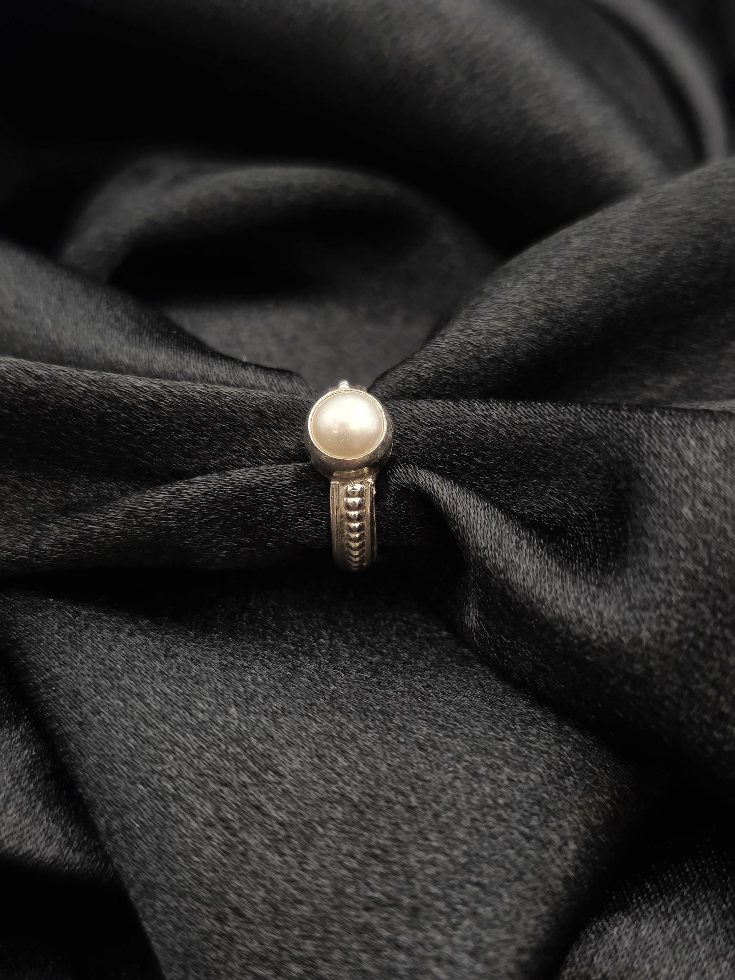PEARL SILVER RING SIZE 4 GR337