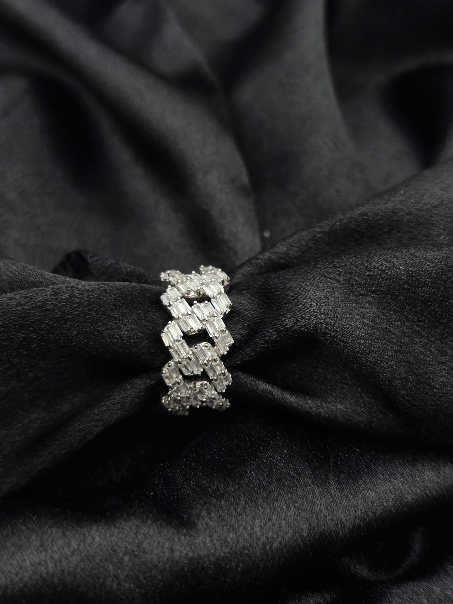 BOYS SILVER RING SIZE 10 BR022