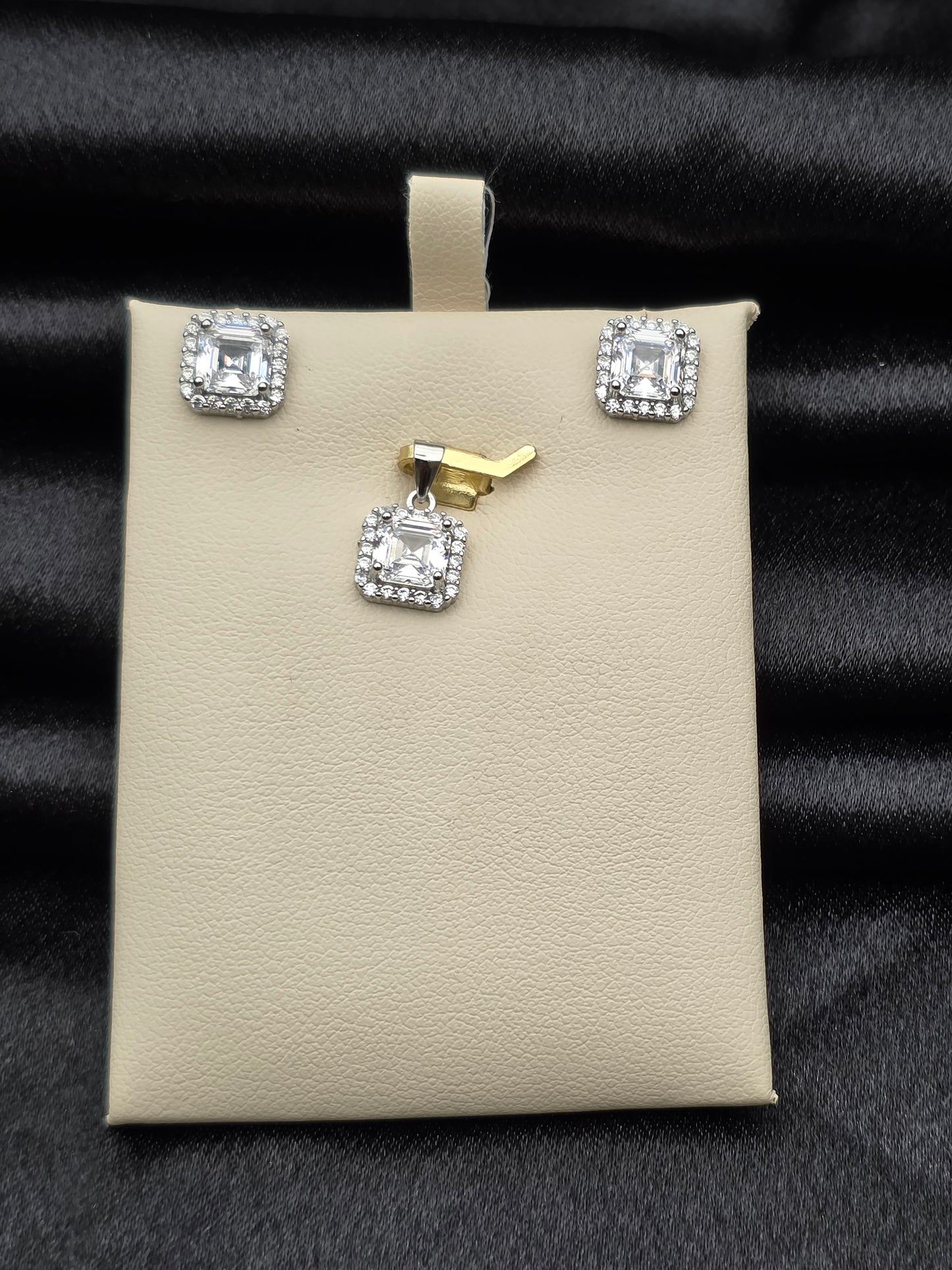 SILVER PENDANT SET PS059