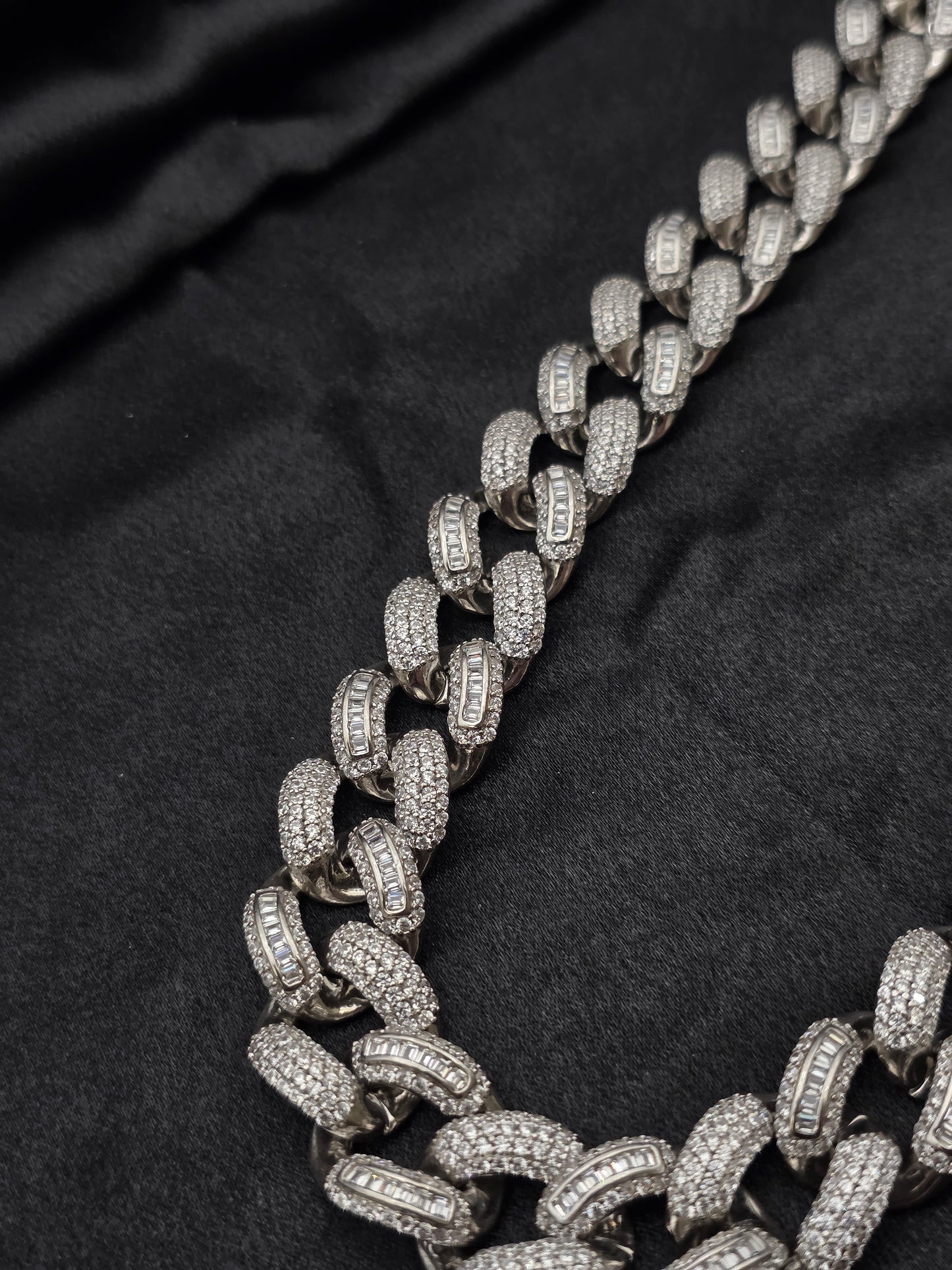 ICED 925 SILVER CHAIN IC011