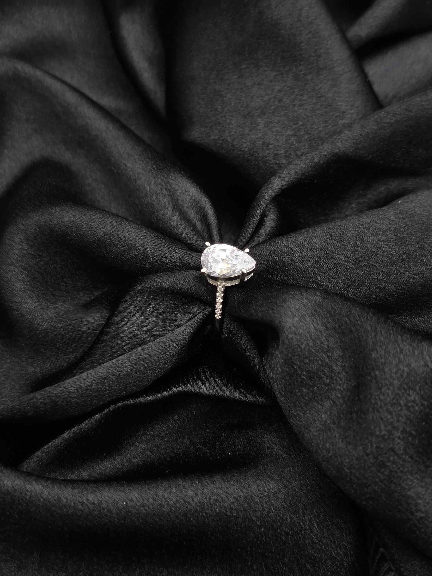 SILVER RING SIZE 8 GR152