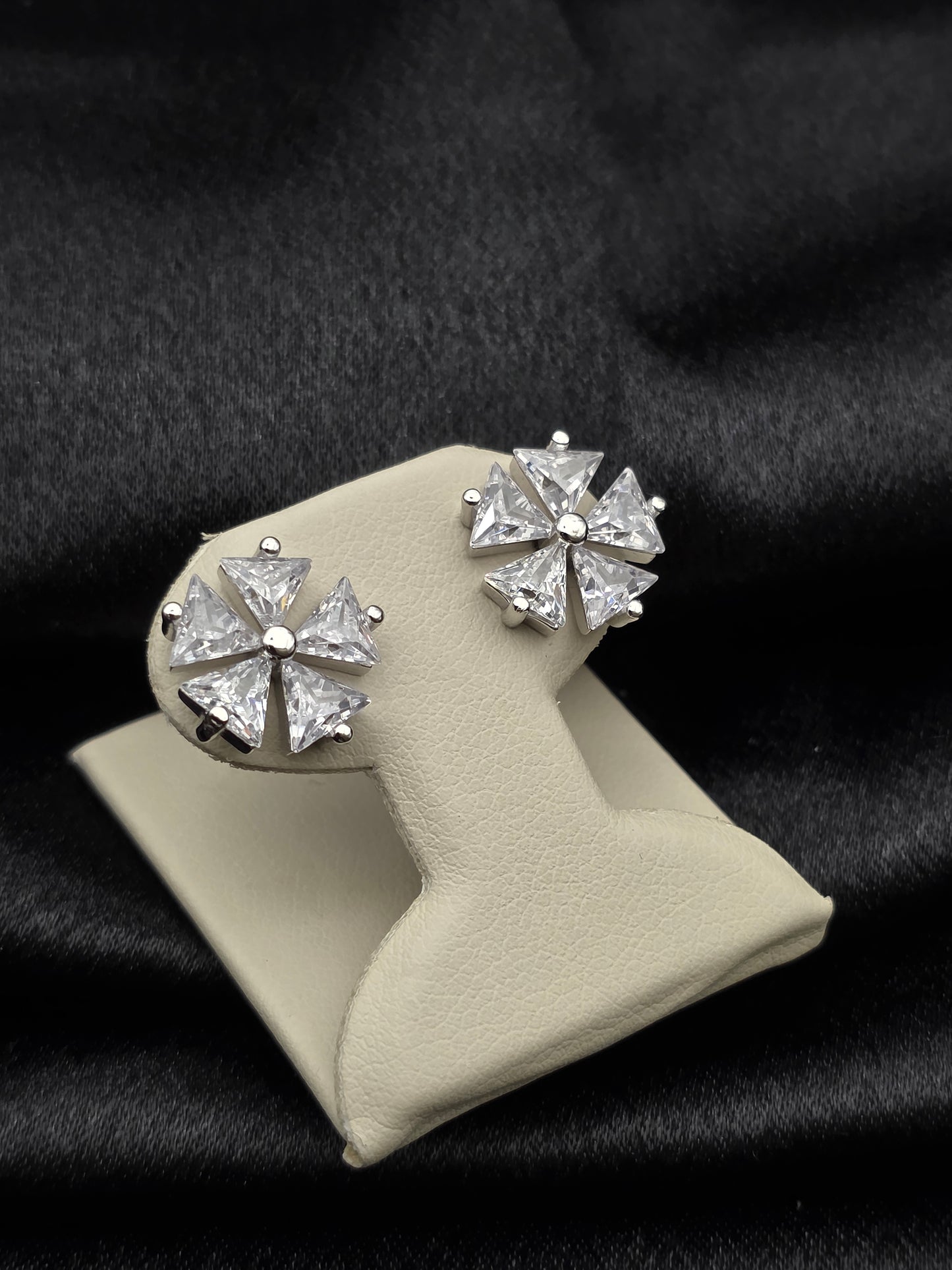 SILVER EAR STUDS GE590