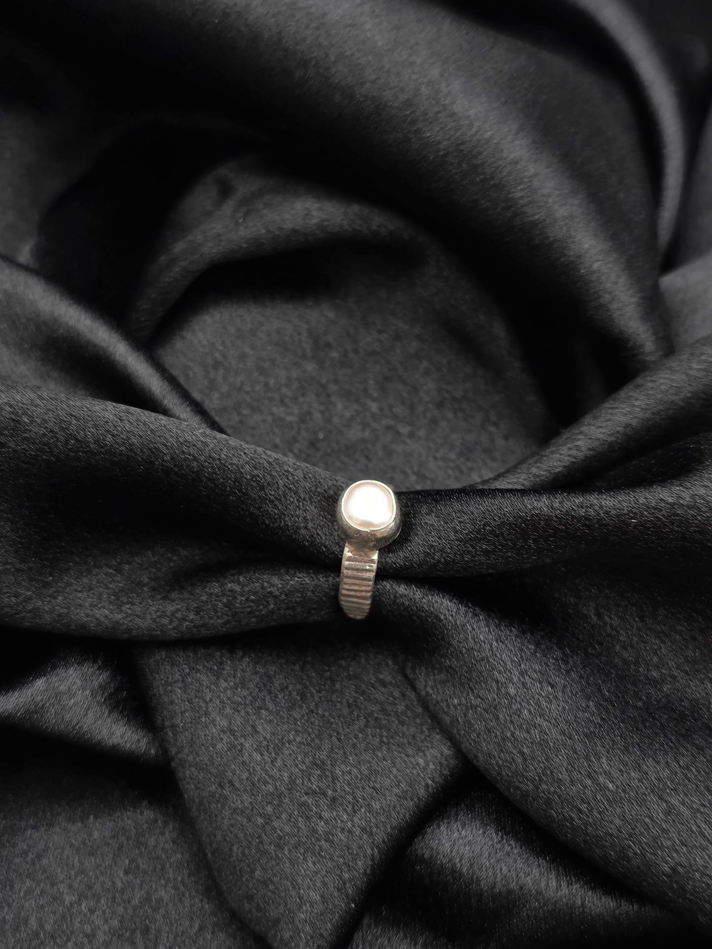 PEARL SILVER RING SIZE 5 GR333
