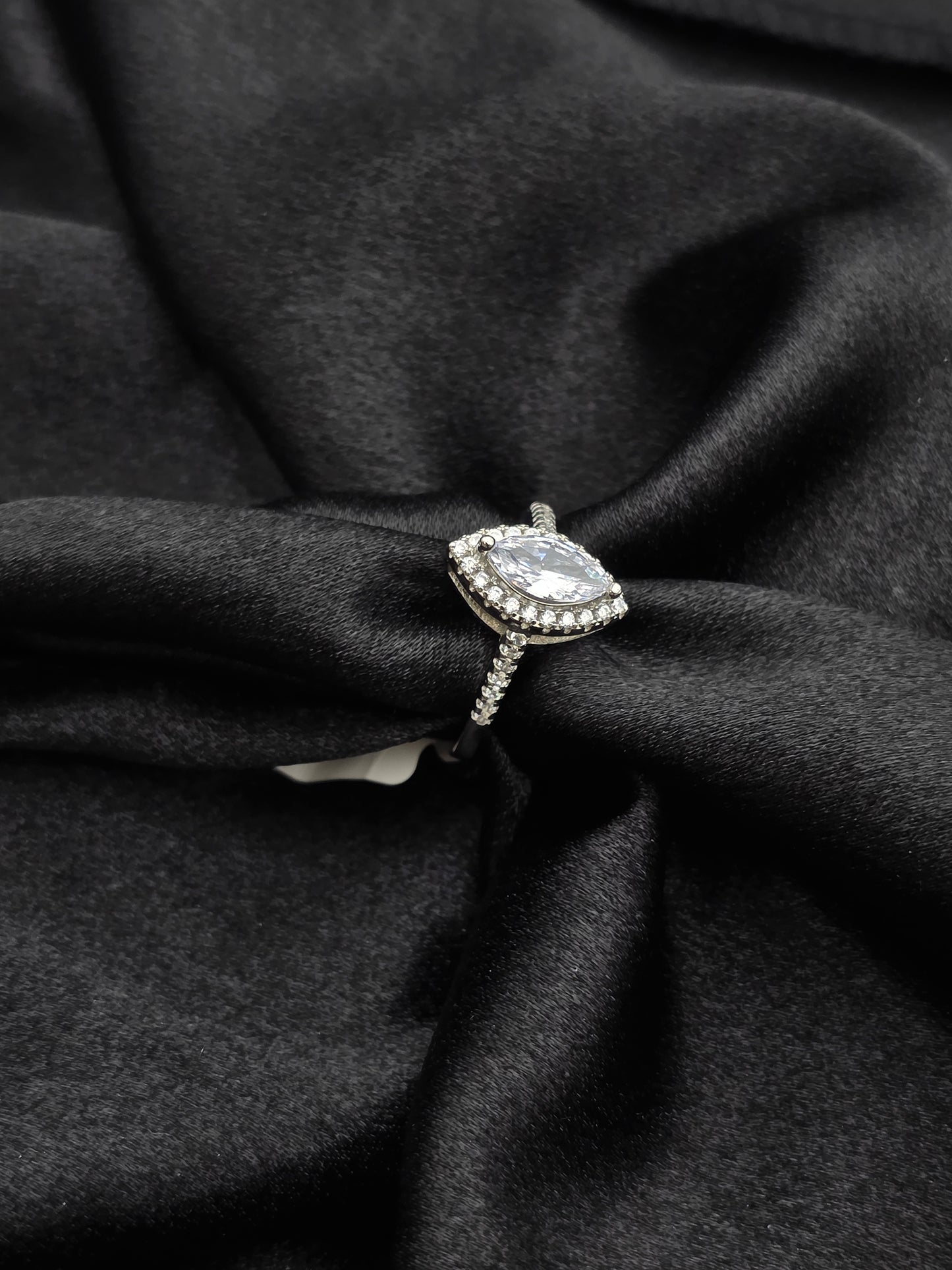 SILVER RING SIZE 9 GR184