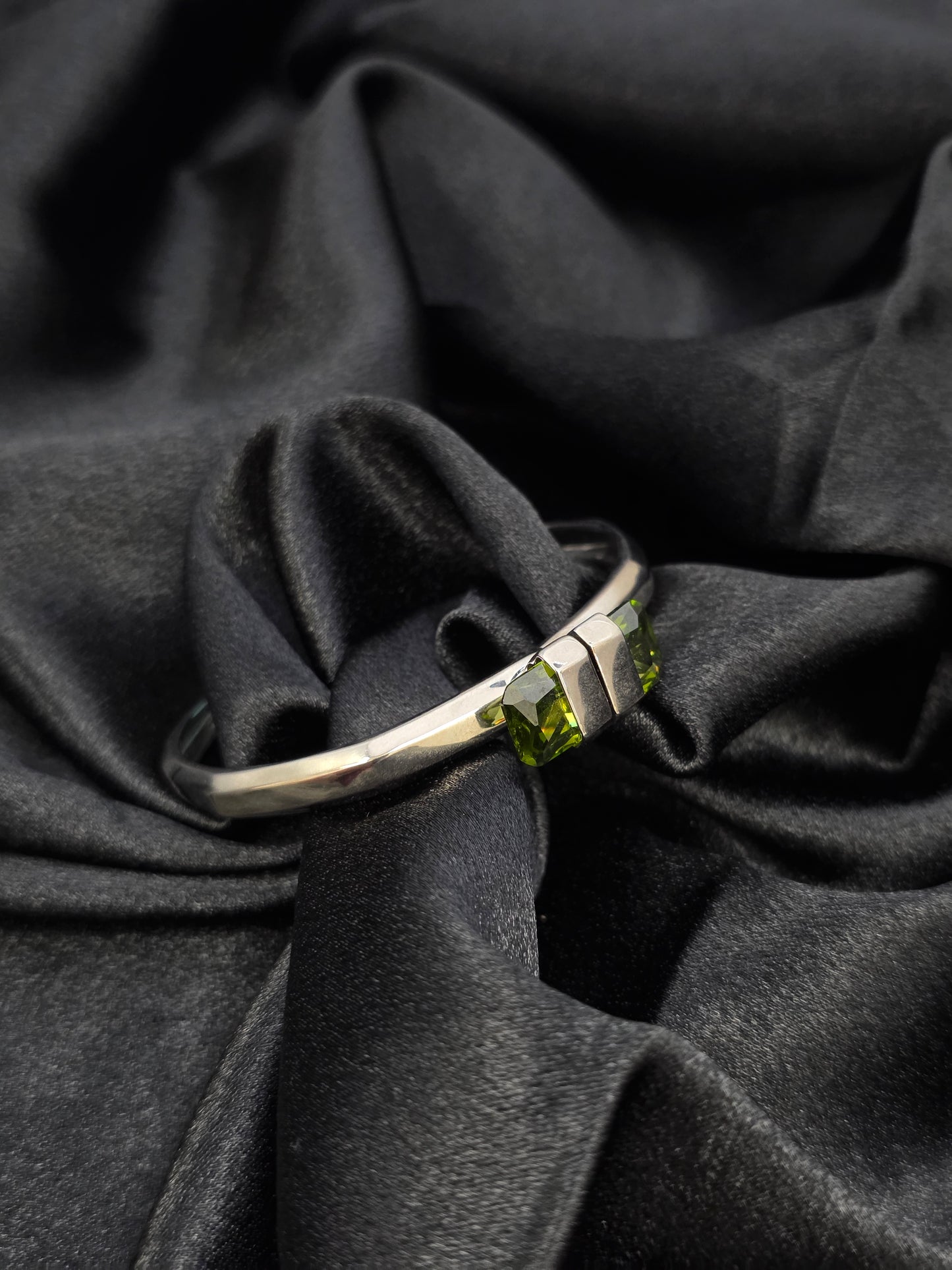 SILVER BANGLE BRACELET 2.2 INCH GB037