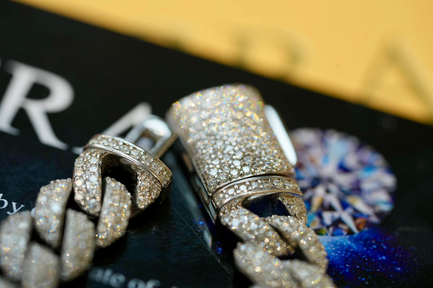 SILVER MOISSANITE