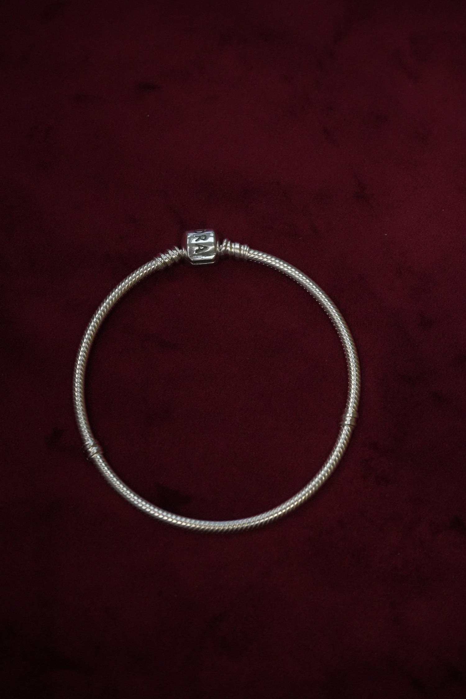 SILVER PANDORA BRACELET SIZE 18 PB071