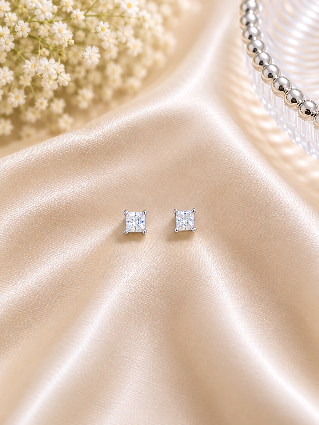 925 SILVER SQUARE CRYSTAL EARSTUDS GE818