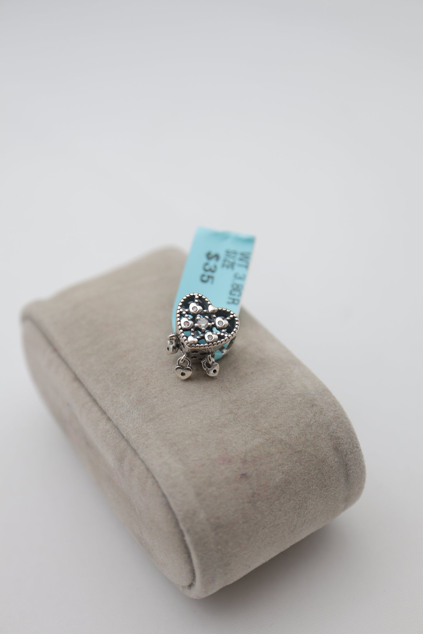 PANDORA HEART CHARM PC368