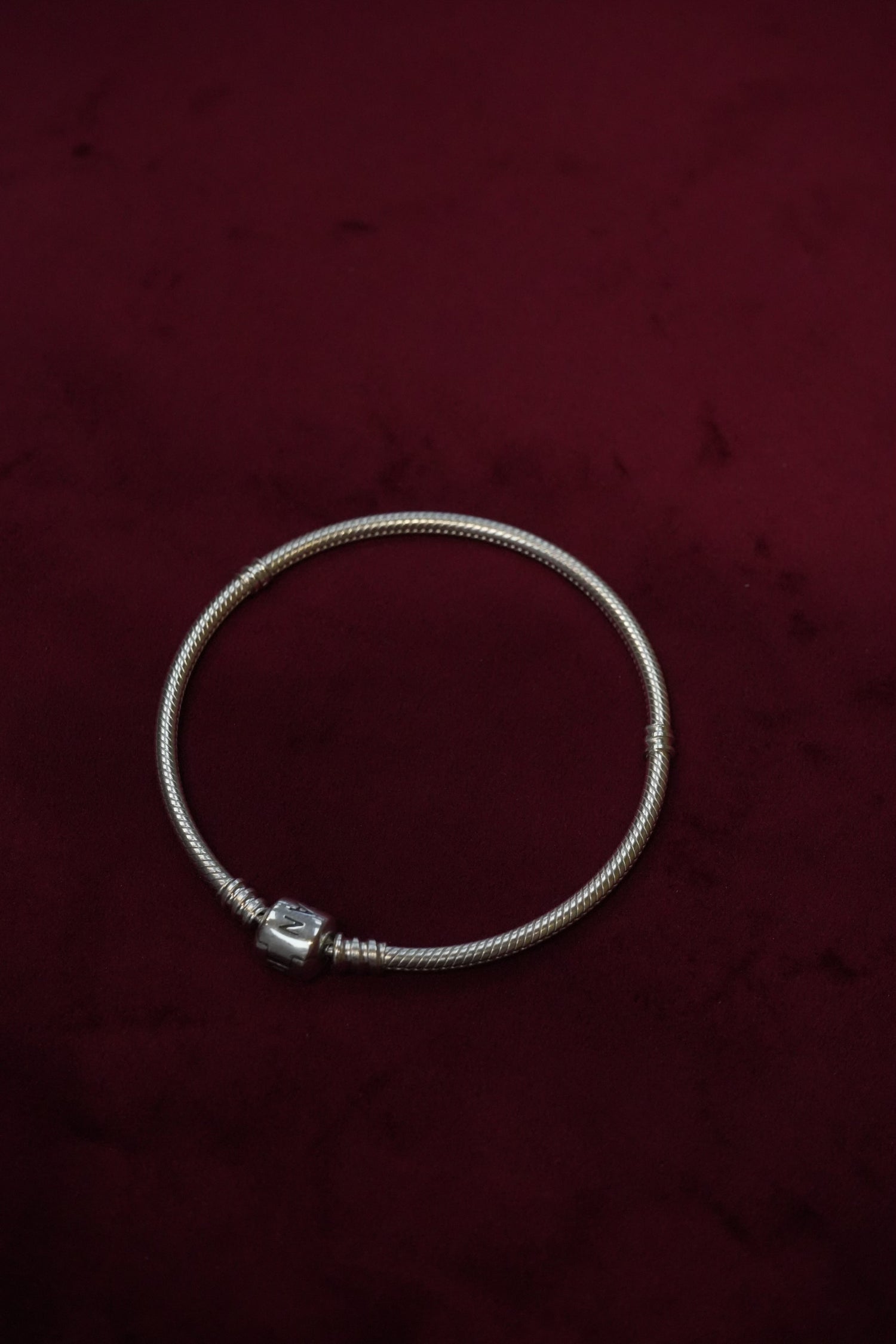 SILVER PANDORA BRACELET SIZE 18 PB071