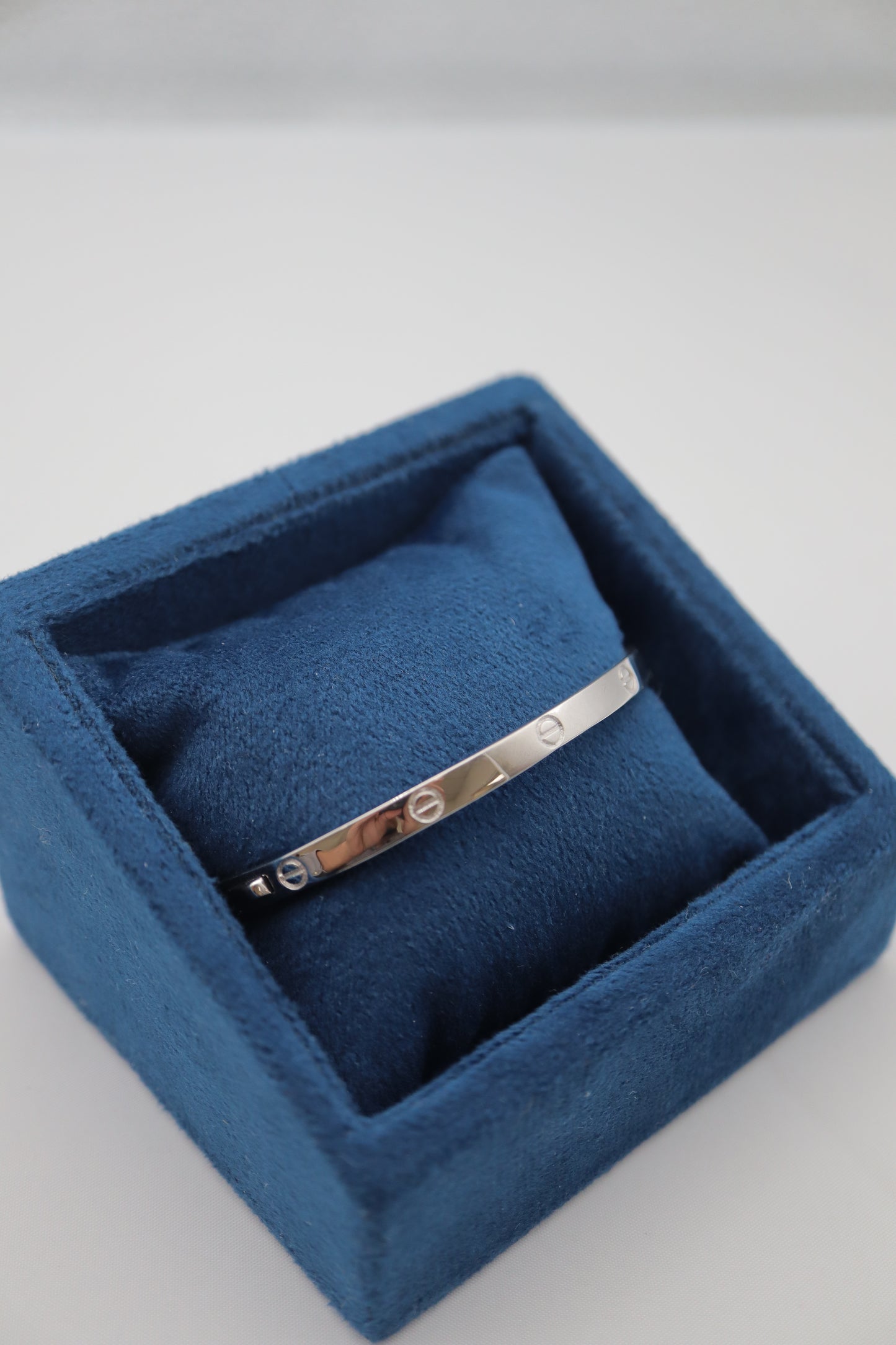 CARTIER BANGLE BRACELET SB020