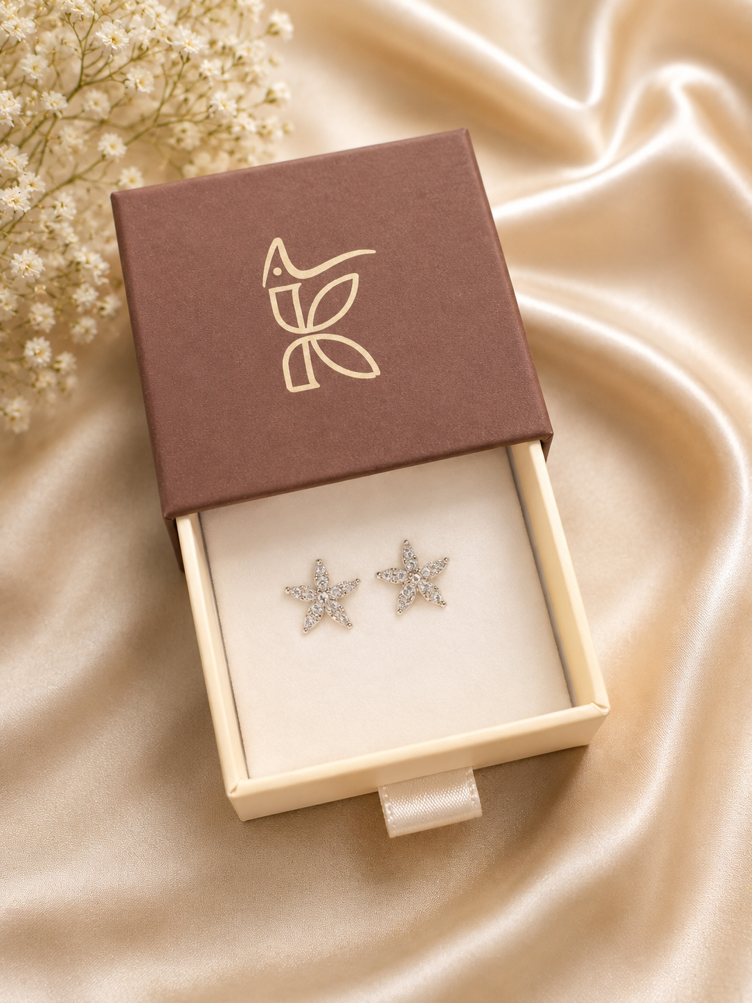 925 SILVER STAR SHAPED EARSTUDS GE411