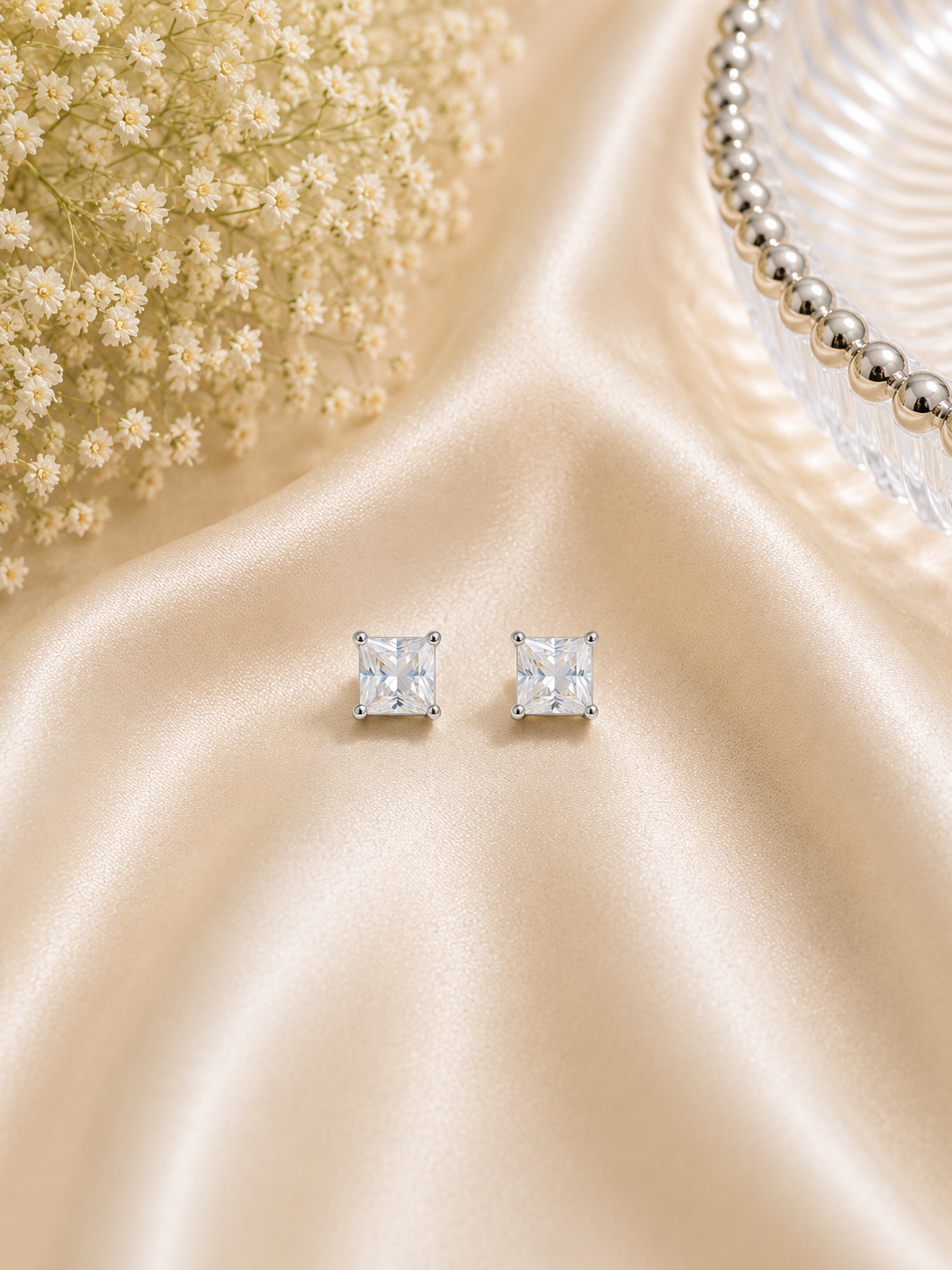 925 SILVER SQUARE CRYSTAL EARSTUDS GE185