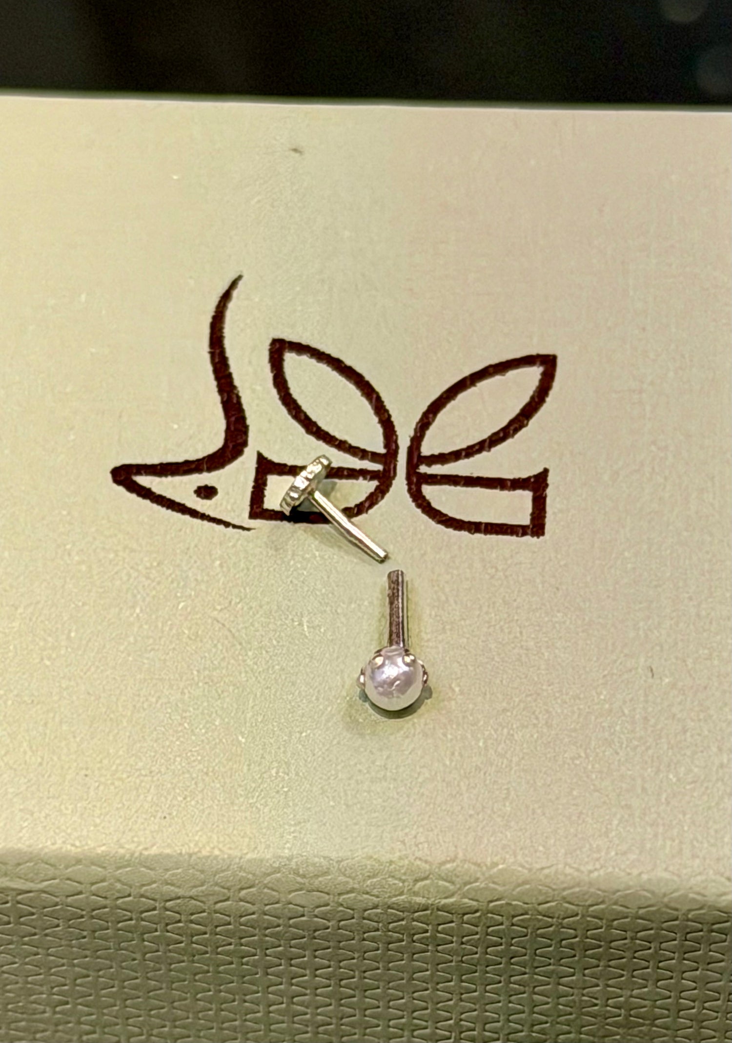 PEARL 3MM NOSE PIN
